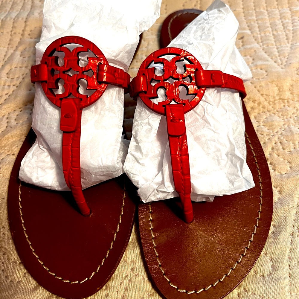 Tory Burch Mini Miller sandal in red croc like finish. Size 7.5